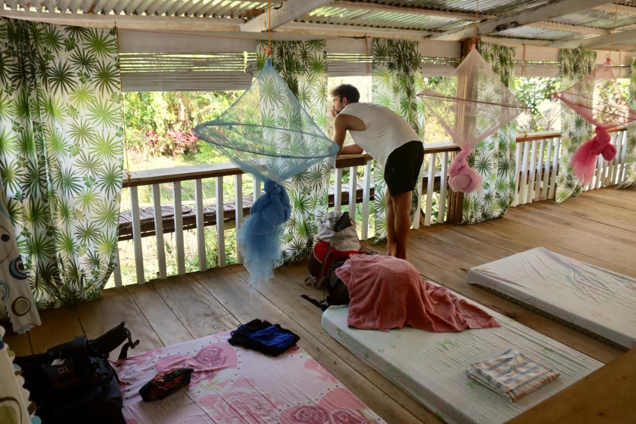Bohol Hammock Hostel Batuan Екстер'єр фото